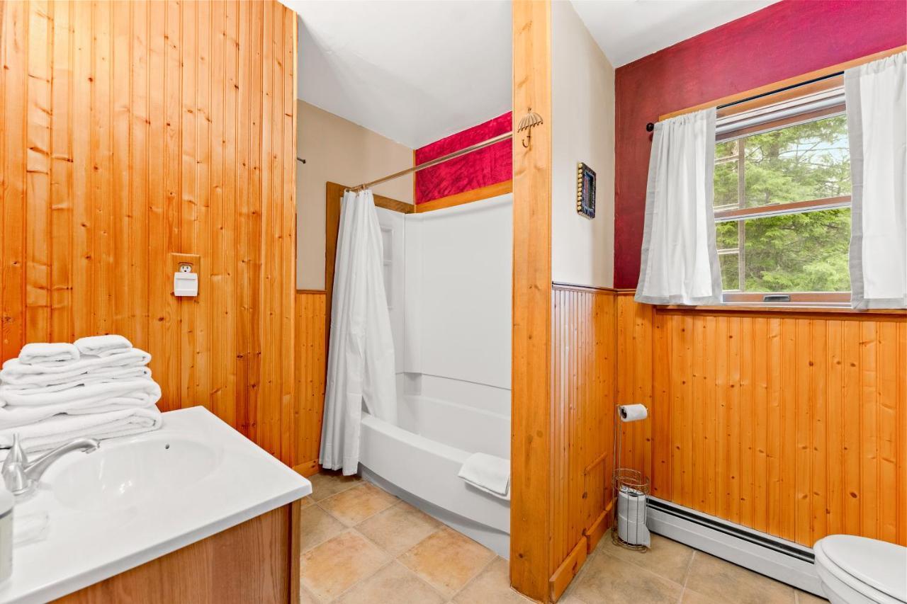 River Road Treehouse Retreat Warrensburg Bagian luar foto