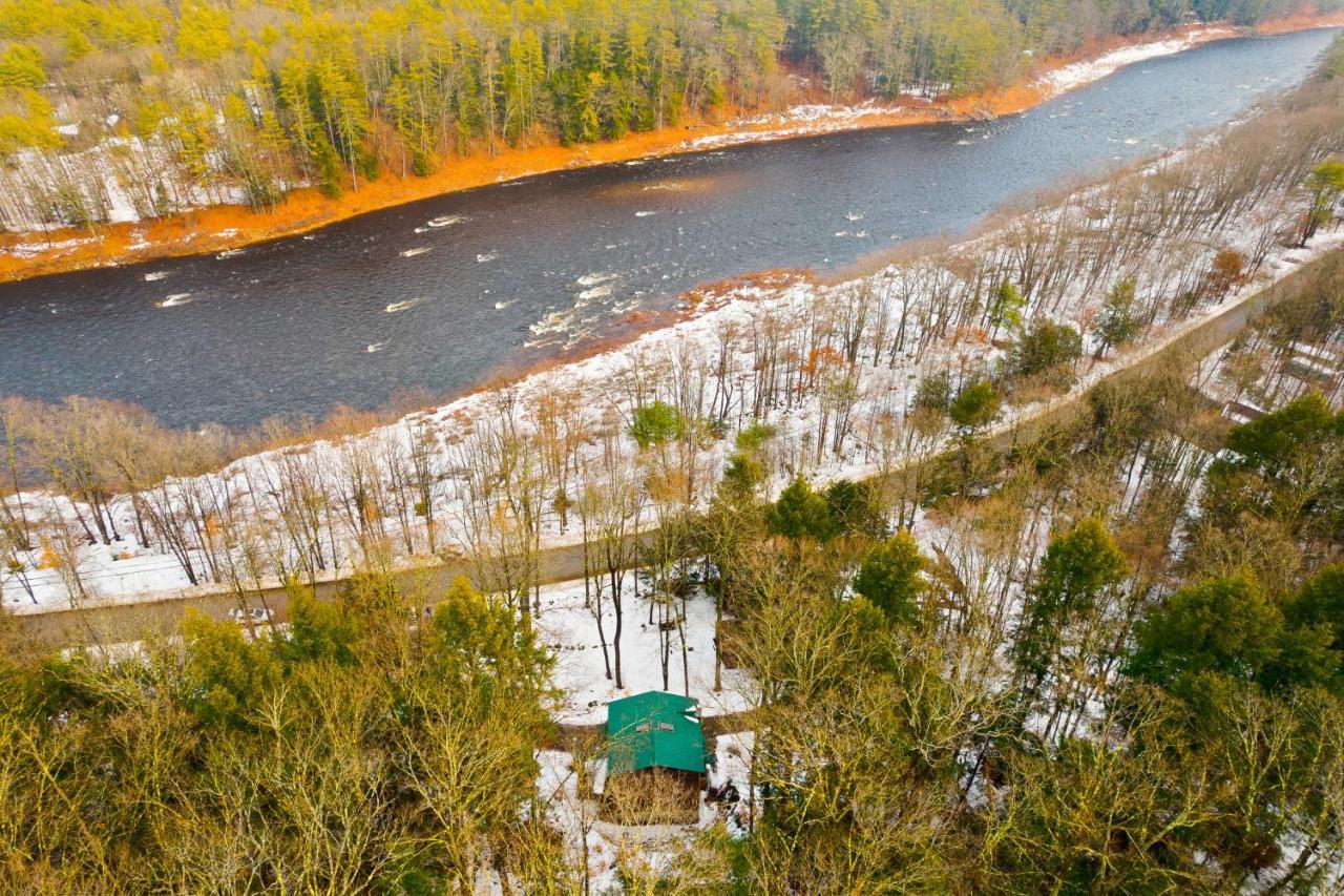 River Road Treehouse Retreat Warrensburg Bagian luar foto