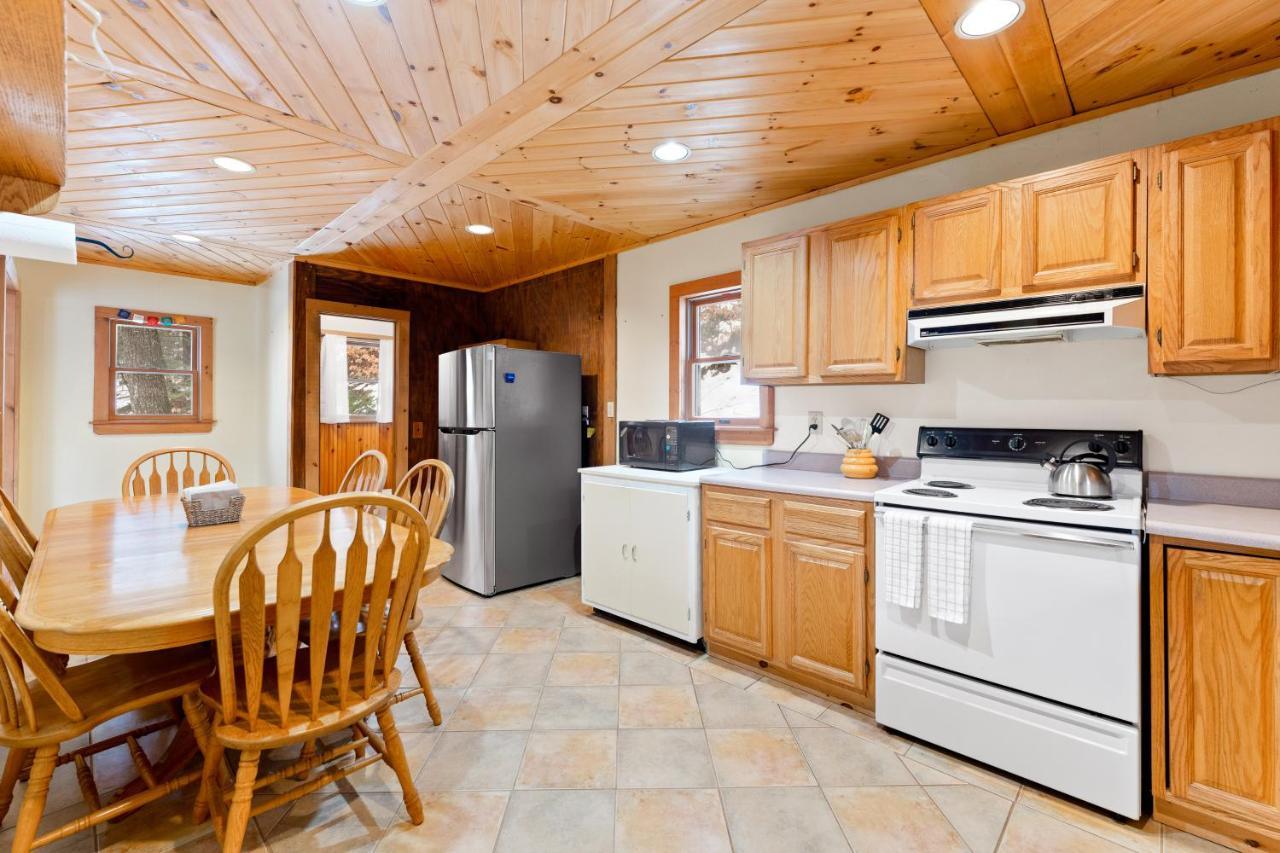 River Road Treehouse Retreat Warrensburg Bagian luar foto