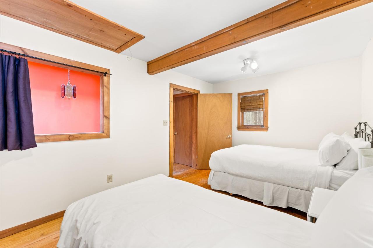 River Road Treehouse Retreat Warrensburg Bagian luar foto