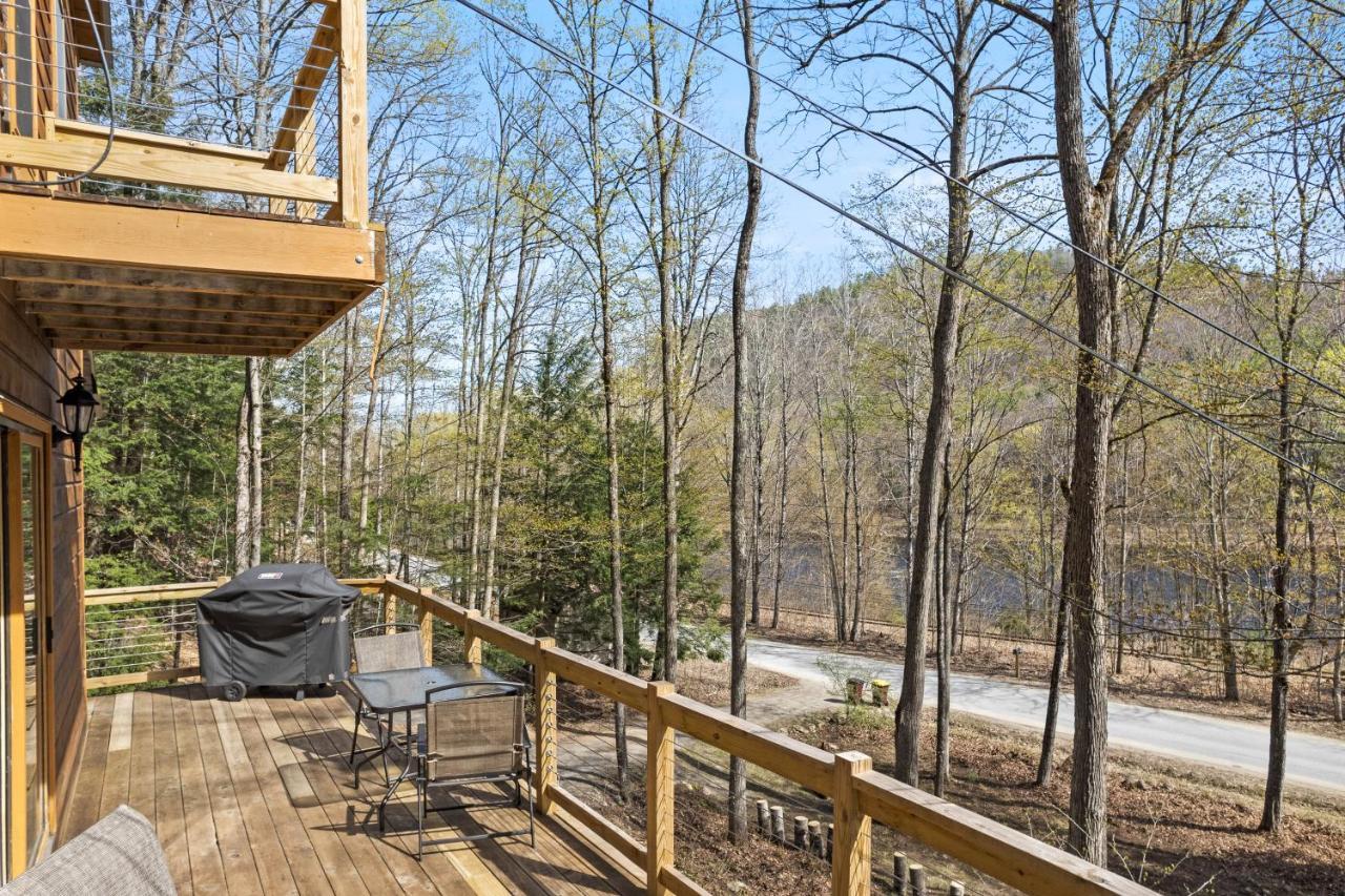 River Road Treehouse Retreat Warrensburg Bagian luar foto